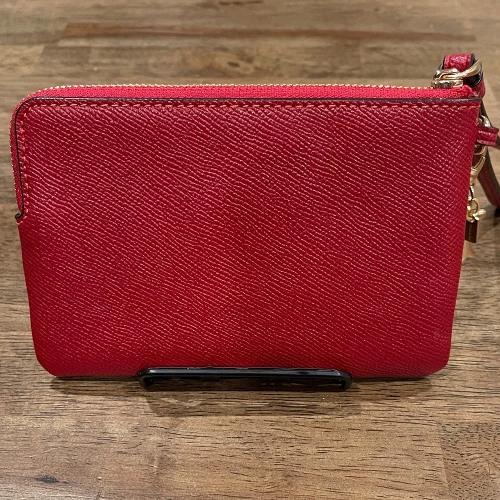 NWOT...Coach Red Leather Wristlet with Gold Star Charm - Picture 4 of 7